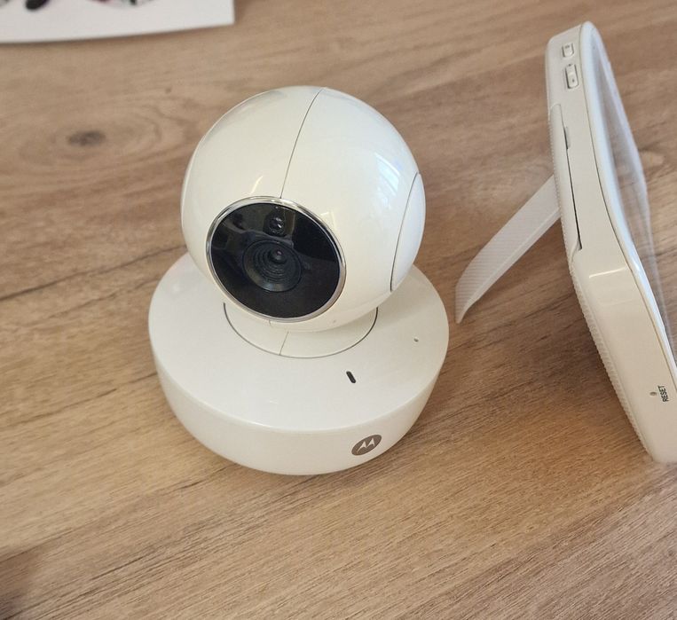 Бебефон с камера Motorola MBP50