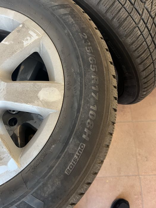 Гуми KUMHO 235/65/17 зимни