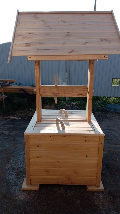 Продам декоративный колодец.