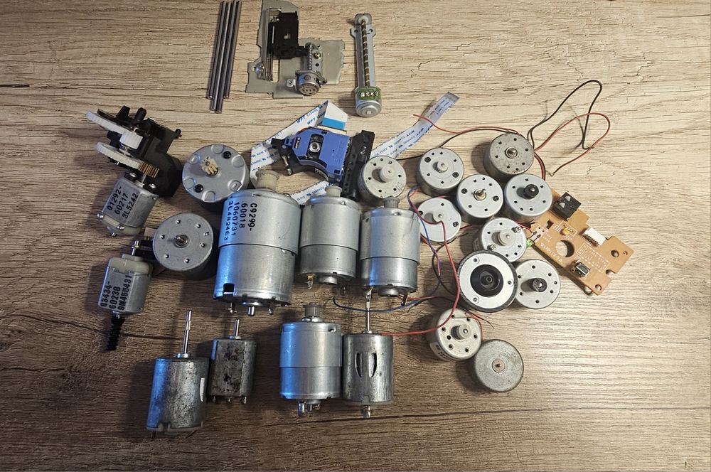 Lot motoare electrice DC si motoreductoare functionale