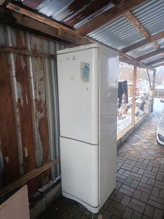 Холодильник индесит