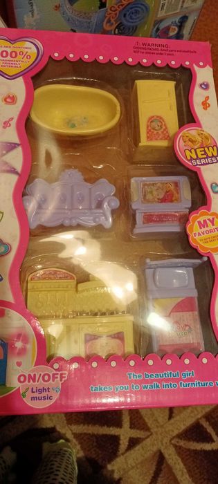 Домик с мебелью музыкальный