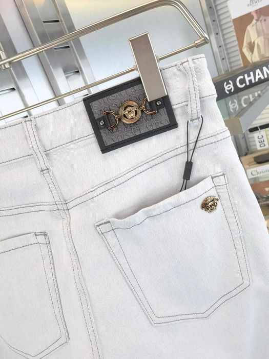 Aduc pe comanda Blugi Versace orice model