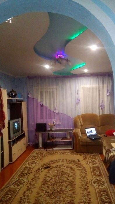 Продаю полу благоустроенный дом