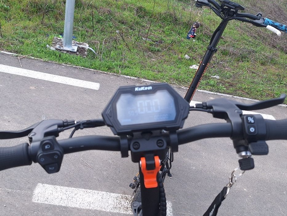 KUKIRIN G2 MASTER MODEL 2025 trotineta este impecabila zero zârieturii top speed 70km--80km