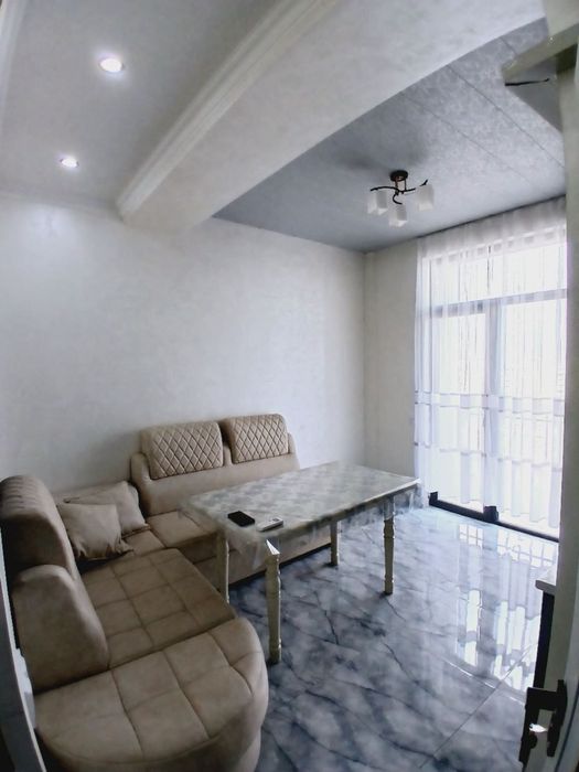 N6765Yakkasaroy tumani Shota Rustavelli J/K Yakkasaroy CityMall 2/9/10