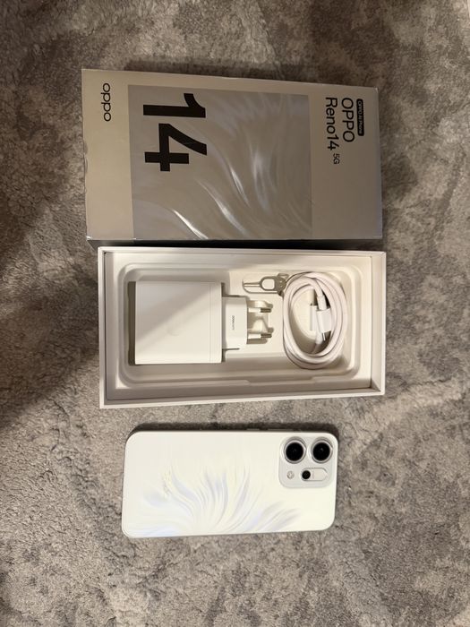 Продам смартфон Oppo Reno 14