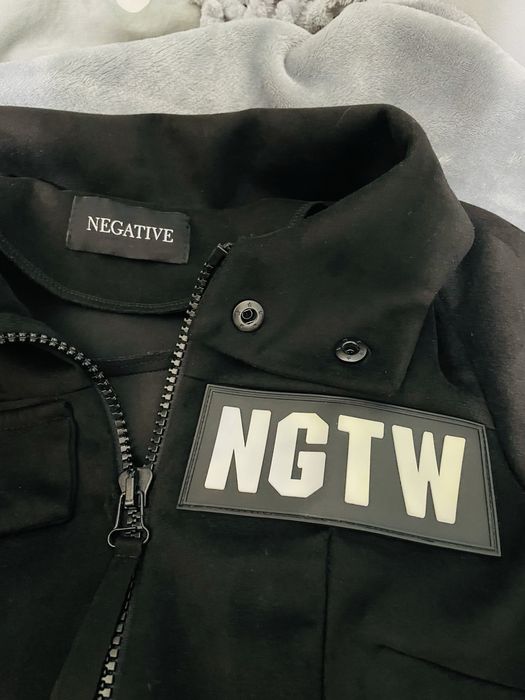 Черна велурена рокля Negative