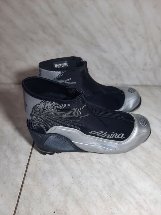 Clapari ghete ski schi fond 34 Thinsulate Alpina marimea  38 NNN