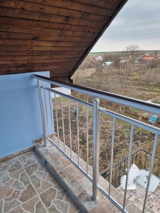 Алуминиеви и стъклени парапети