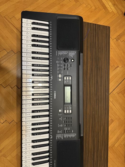 Yamaha PSR-E373