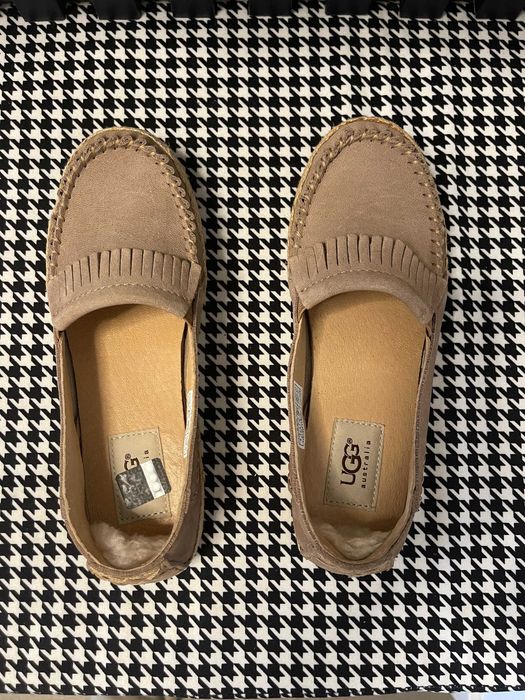 UGG Marrah Suede Loafers, marimea 36, culoare taupe.