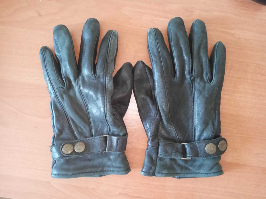 рукавицы из натуральной кожи.