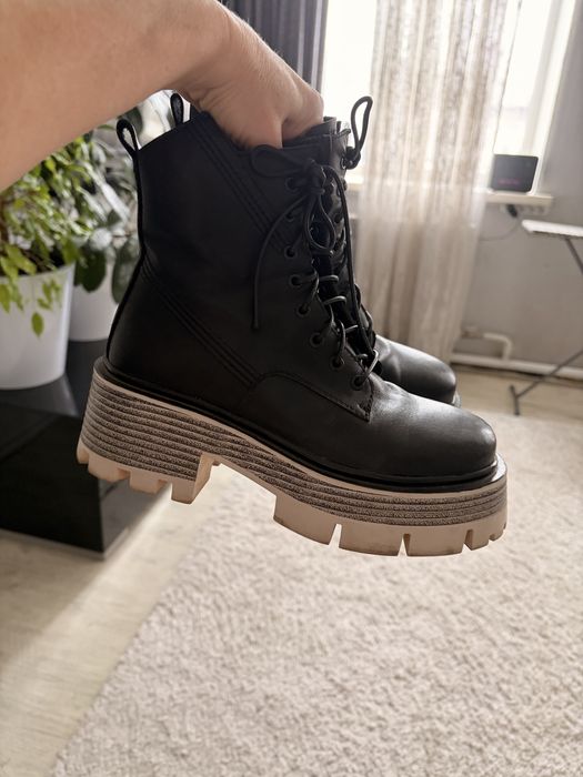 Продам осенние ботинки