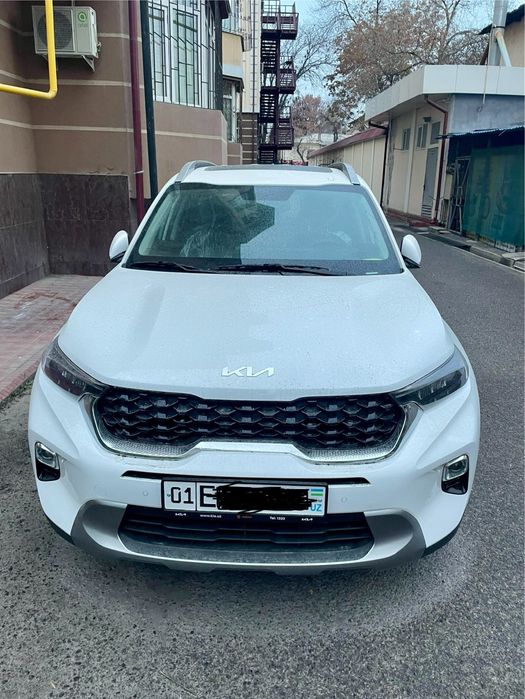 Kia sonen белый жемчук в отличном состоянии своя пробег 4000км
