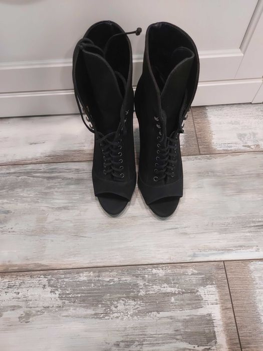 Schutz  страхотни летни боти