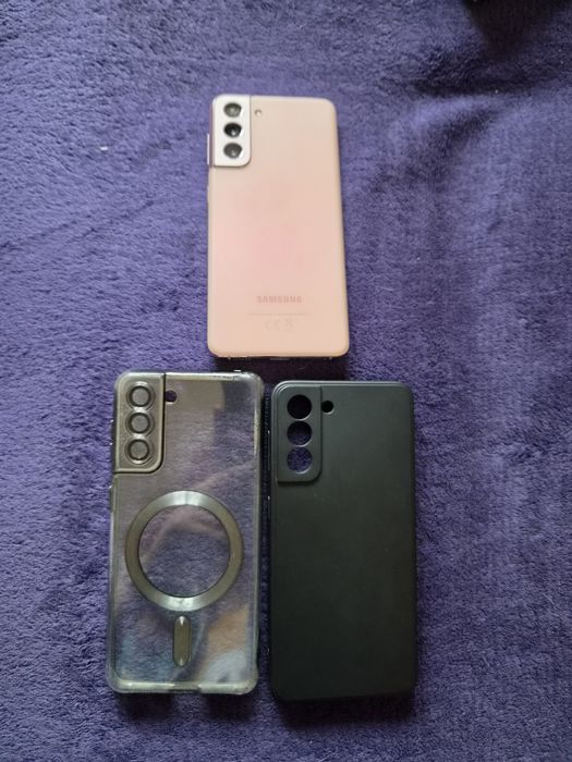 Samsung  S21 5G  128 gb 8gb
Telefonul arata impecabil,
Este liber de rețea,
Funcționează excelent,
Cu husă și cablu,
