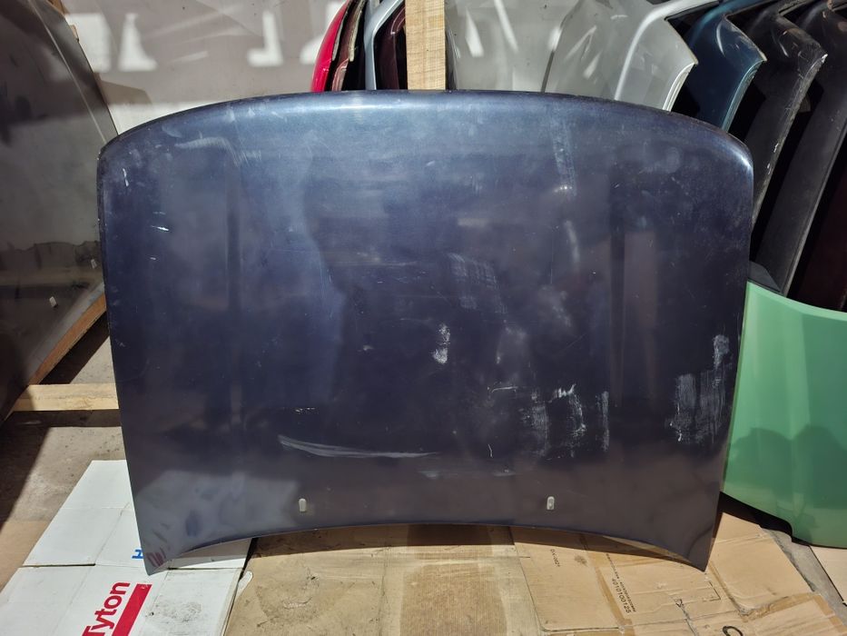 Капот на Пассат В4