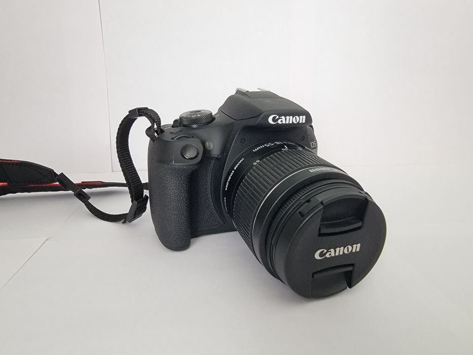 Камера Canon EOS 2000D