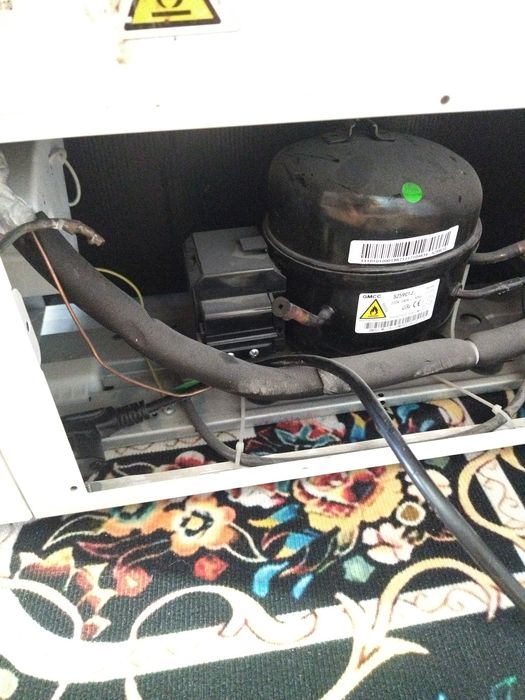 Морозильник б/у в нерабочем состоянии