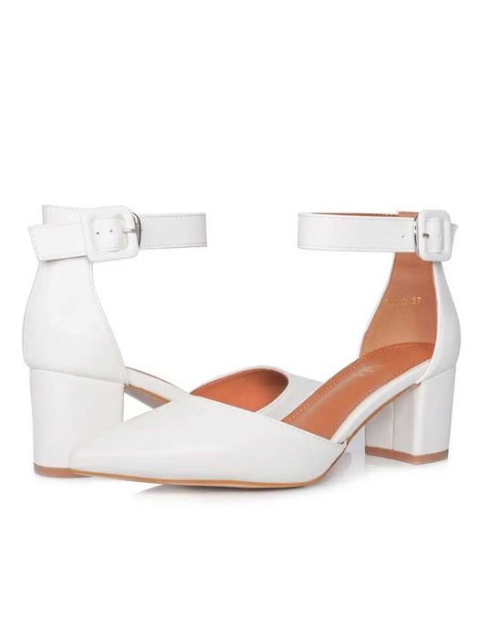 Туфли на каблуках