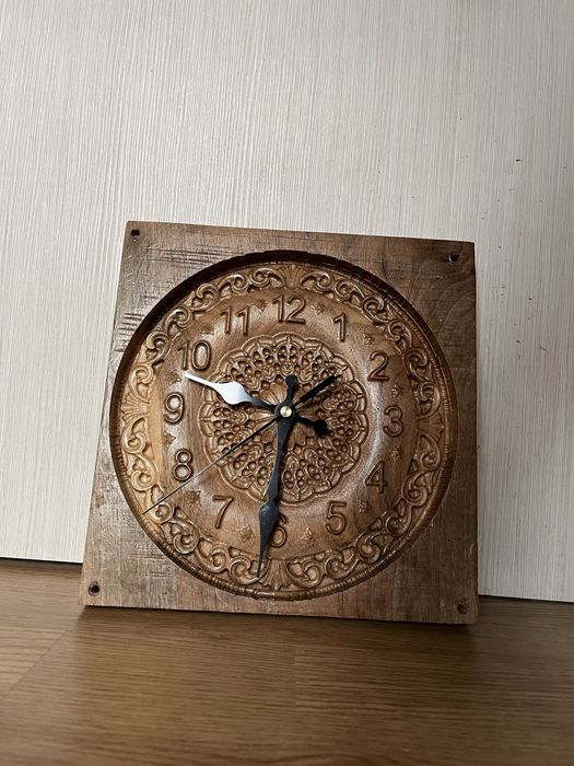 Ceas de perete vintage din lemn Oradea • OLX.ro