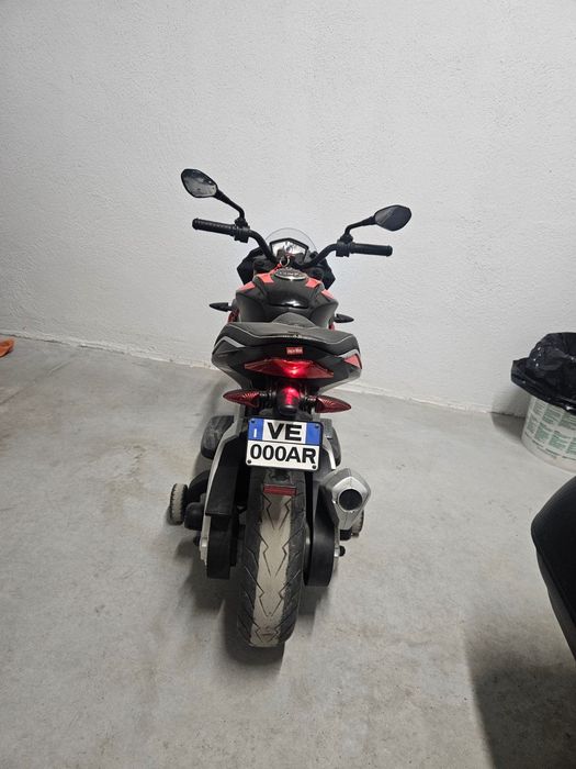 Детски спортен мотор Aprilia Tuono V4