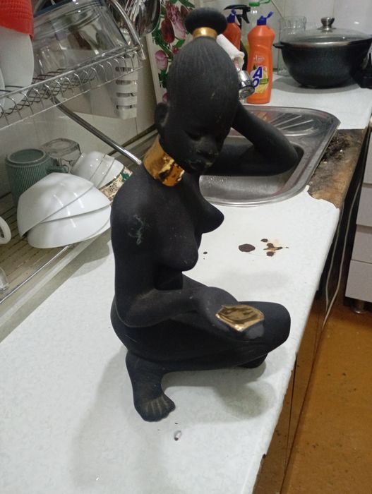 Статуэтка черная принцесса