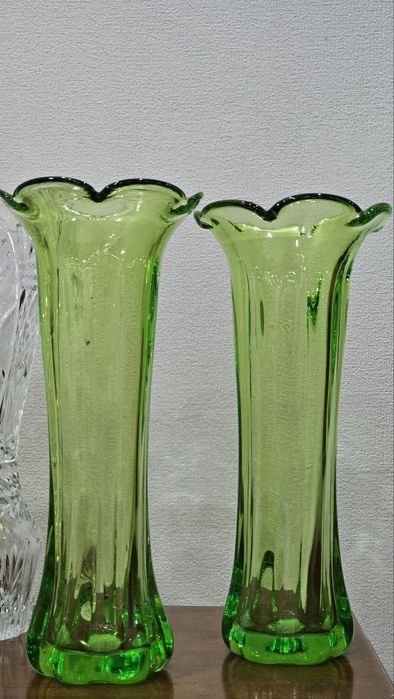 Продаются вазы ,чешские .Уточнять