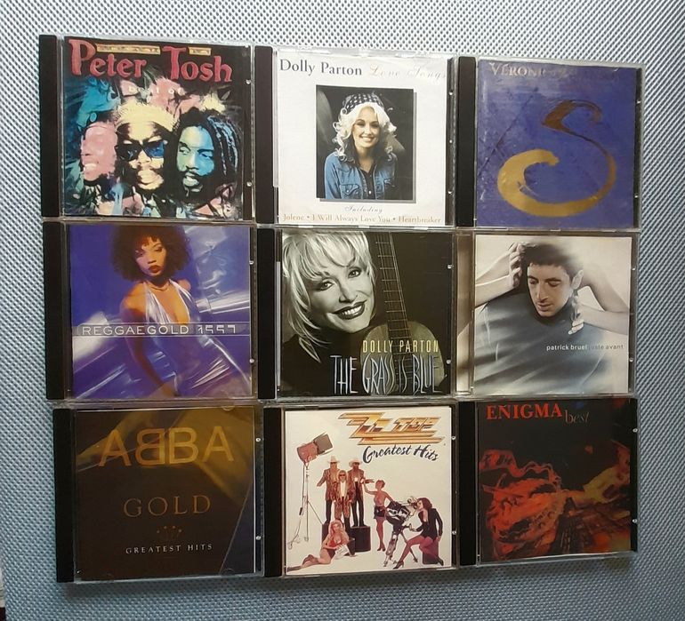 СД дискове и плочи с музика