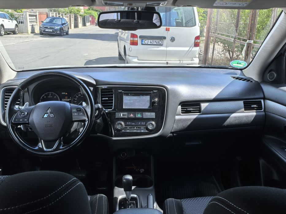 Mitsubishi Outlander 2016