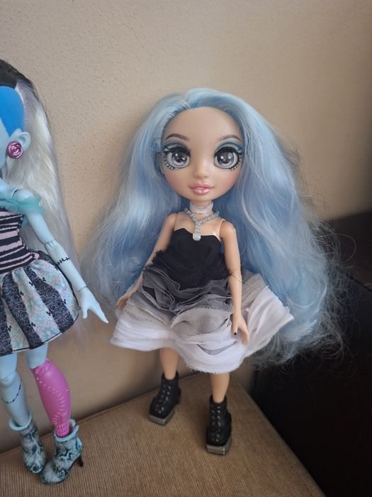 Monster High , Bratz , Rainbow High Кукли + лот дрехи