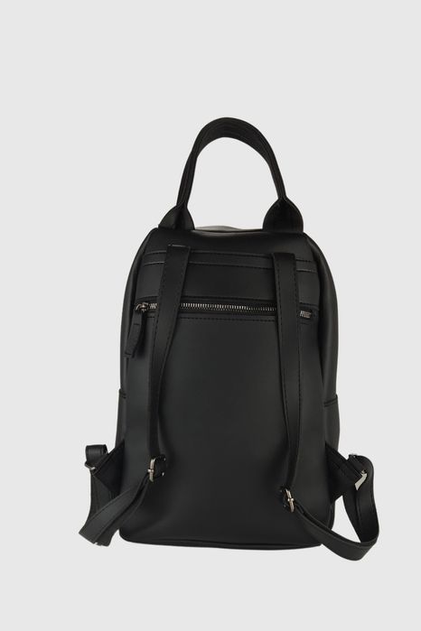 НОВО! ЛИКВИДАЦИЯ! Дамска раница с външен джоб в черно