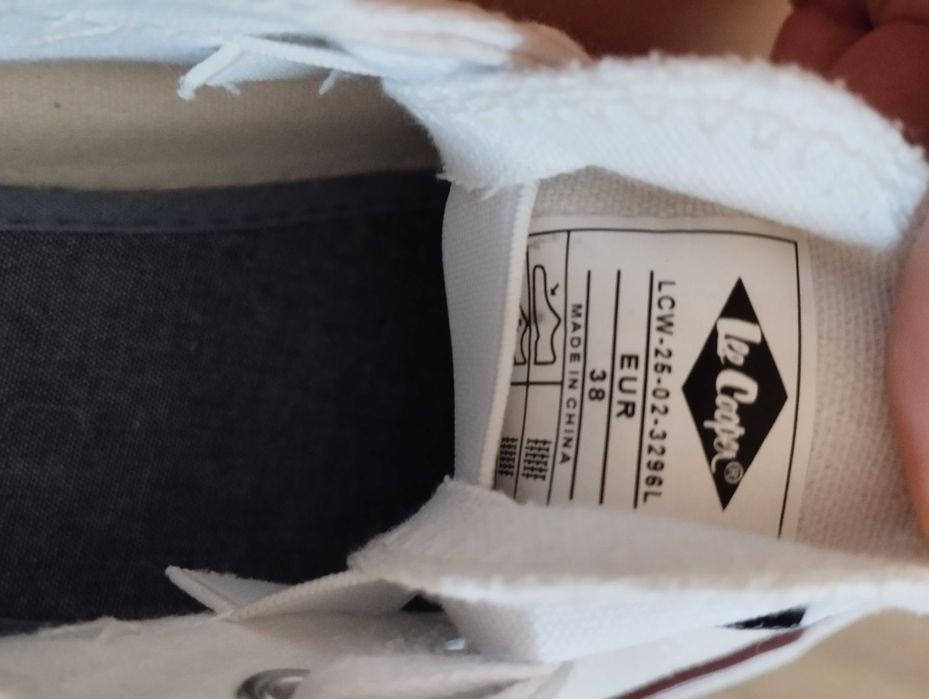 Бели кецове Lee cooper