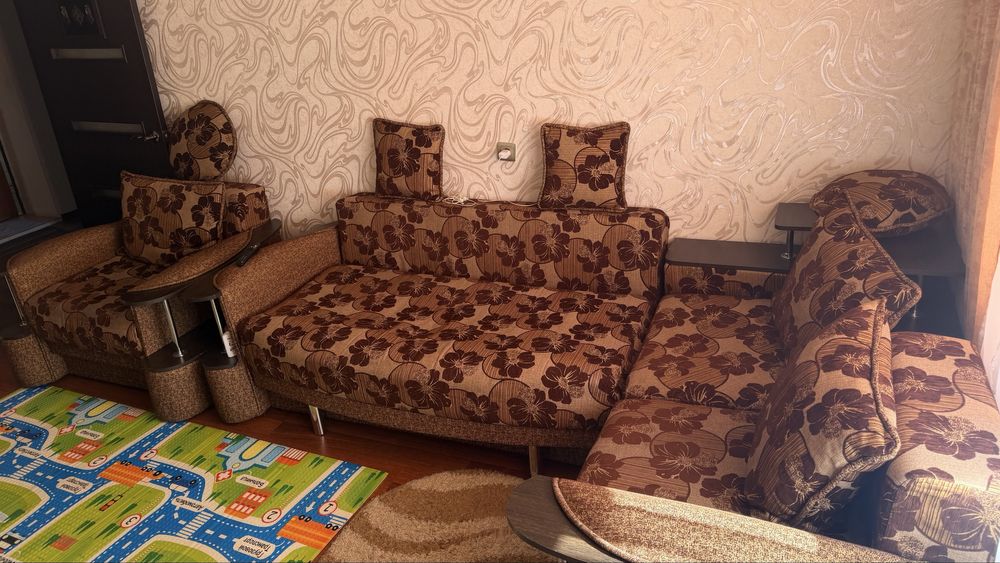 Продам мягкий уголок (диван+кресло) . Самовывоз