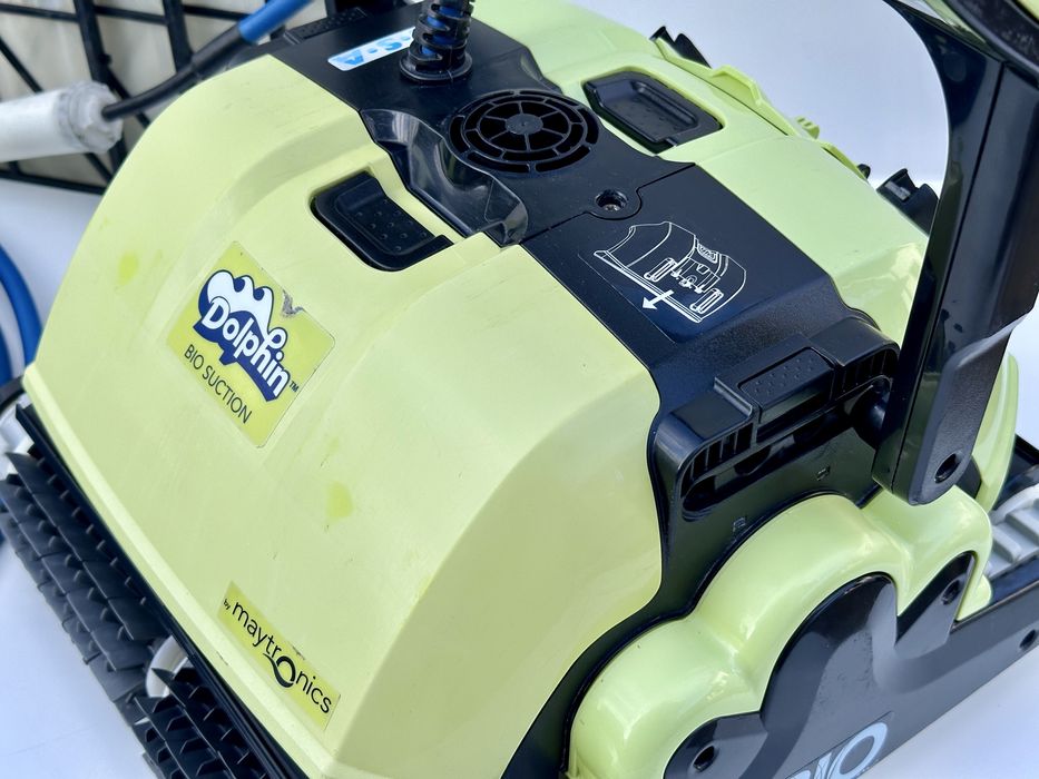 Robot de piscină Dolphin BIO Suction