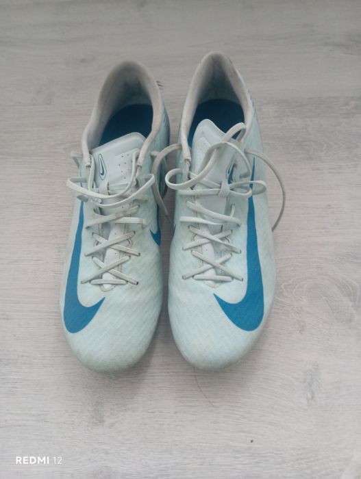 Футболни обувки 46 номер