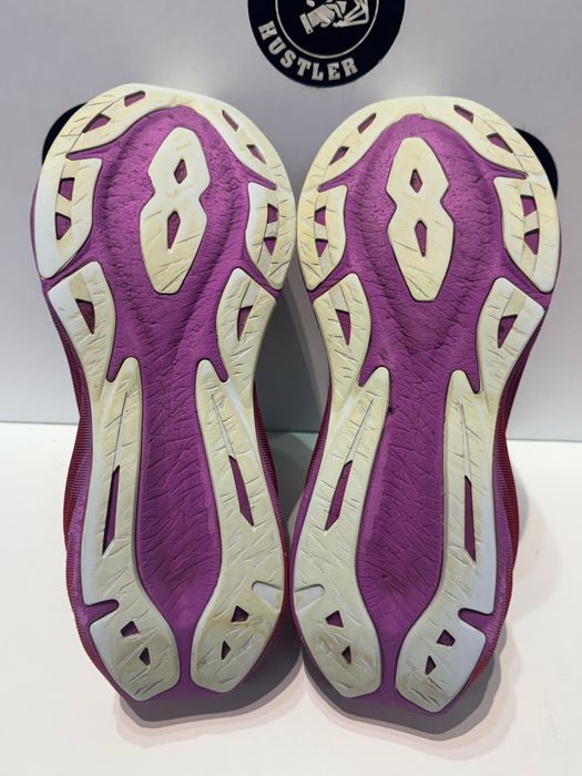 Маратонки ASICS NOVABLAST 3 . Номер 41.5