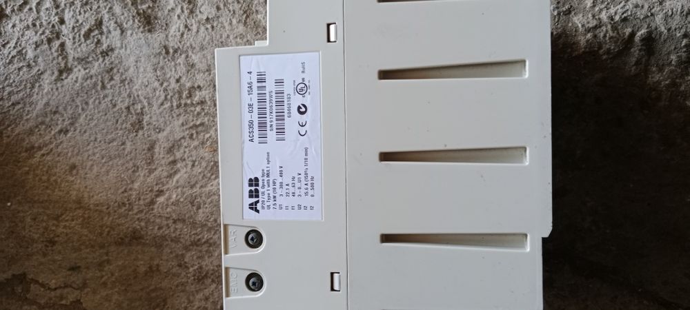 Продам преобразователь частоты .