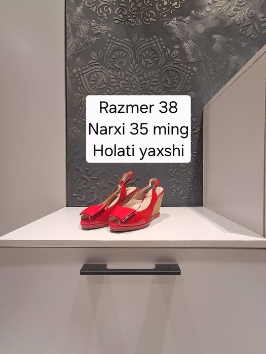 Ayollar oyoq kiyimlari