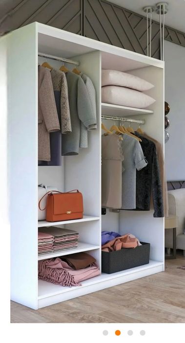 Dulap alb cu uși glisante