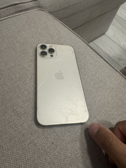 Se vinde iphone 12 pro max