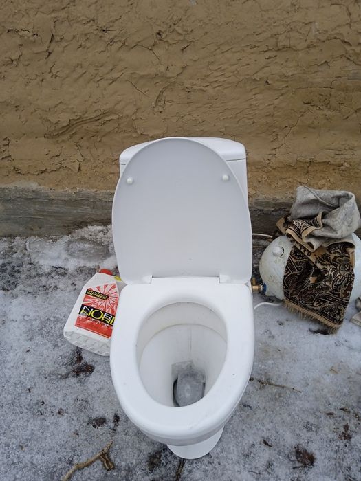 Продам унитаз в отличном состоянии