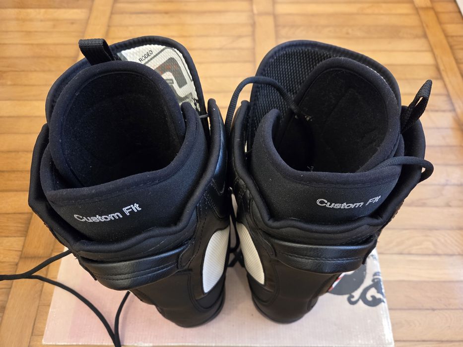 Boots ghete snowboard Deeluxe Rodeo mar 42 aproape noi