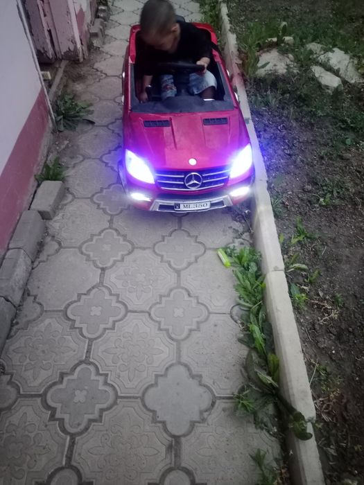 Машина для детей в рабочем состоянии