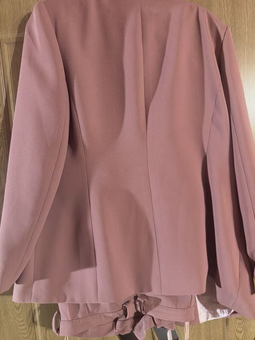 Vand  sacou cu pantaloni