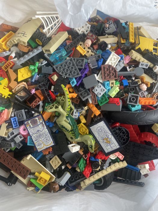 Пакет лего с деталями и фигурками