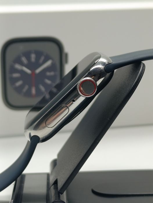 Apple Watch 8 Staineless Steel - 44mm GPS + Cellular 4G - GARANTIE