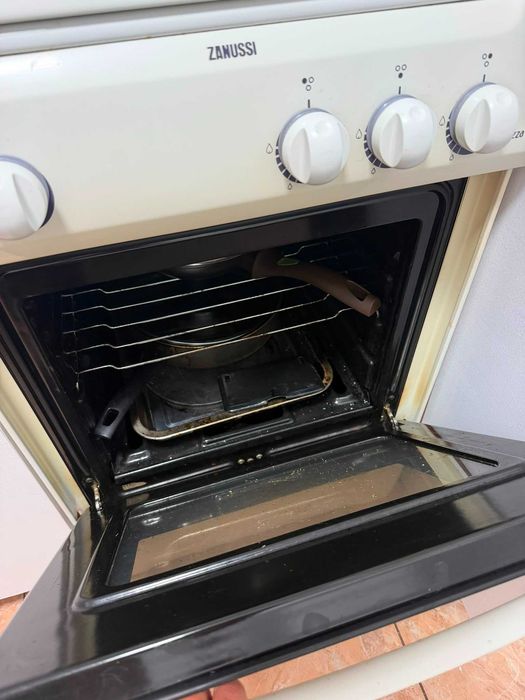 Aragaz Zanussi 4 arzatoare, 50 cm, stare buna