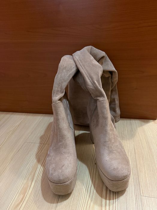 Дамски чизми на ток